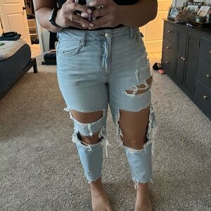 AE mom jeans - strigid ripped